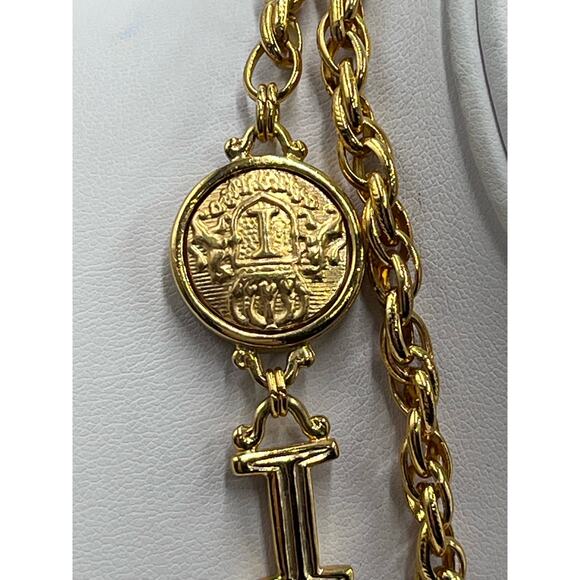 IVANA Signature Vintage Royal Coat Of Arms Shield Crest Gold Plated Necklace - Picture 5 of 16